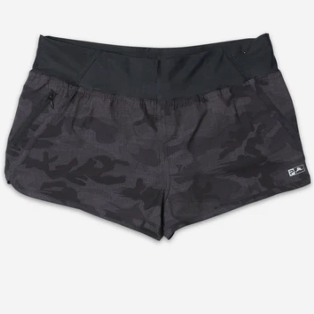 NWT: Pelagic Ws Pez Vela shorts in Fish Camo Black - size small